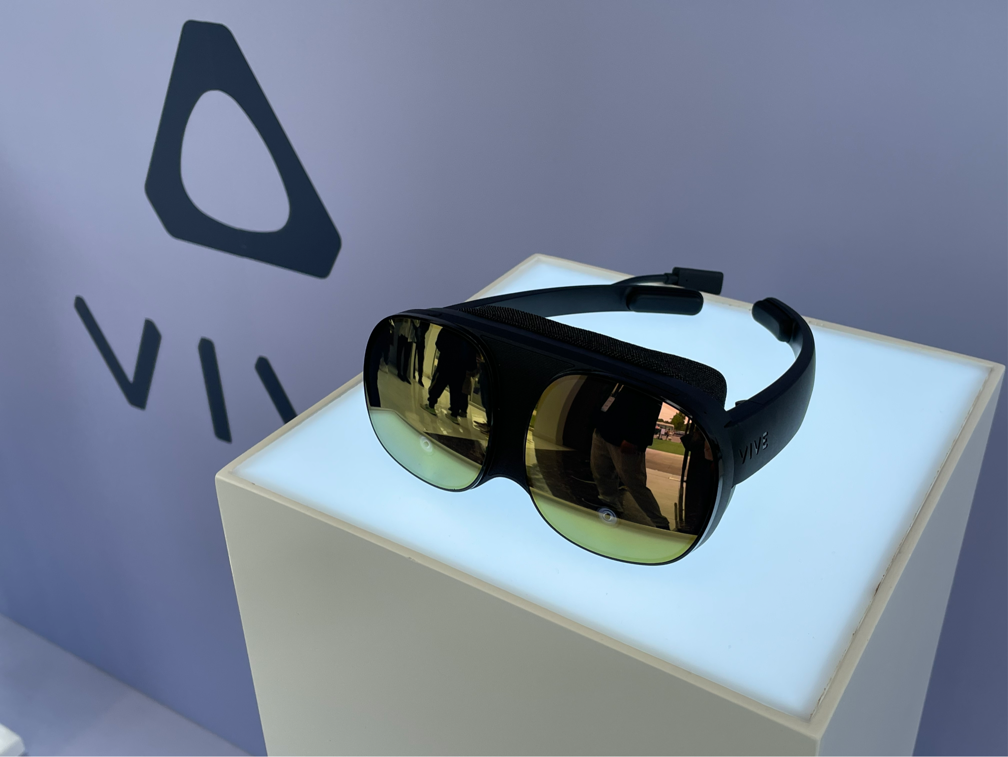 HTC发布VR眼镜VIVE Flow：采用可折叠设计具备独立运算能力售3888元